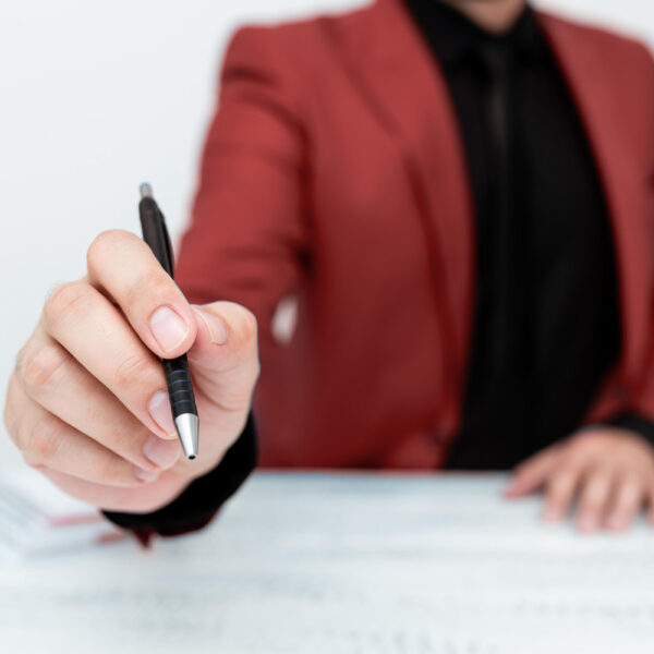 Registr smluv aktuálně v roce 2026: Jak zveřejnit smlouvy a vyhnout se rizikům