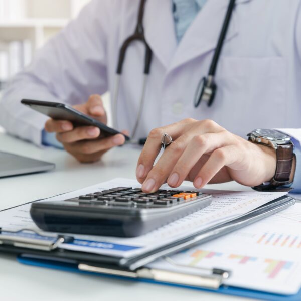Cenové kalkulace v lékařské praxi 2026 po radikálních změnách